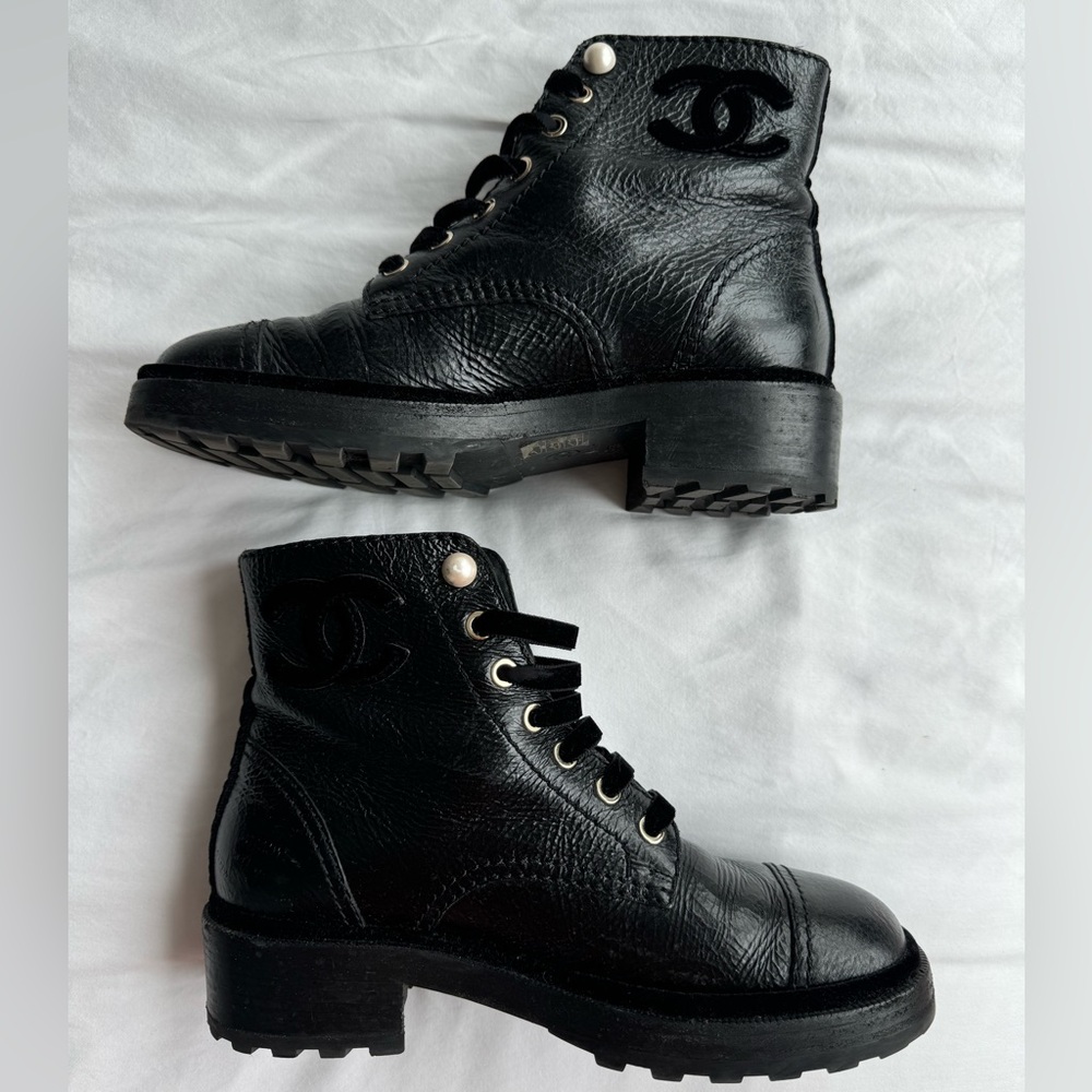 CHANEL Shiny Calfskin Leather Boots